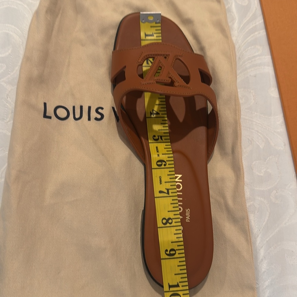 JUST LIKE NEW! LV Isola Flat Mule. EU 39 - Picture 14 of 15